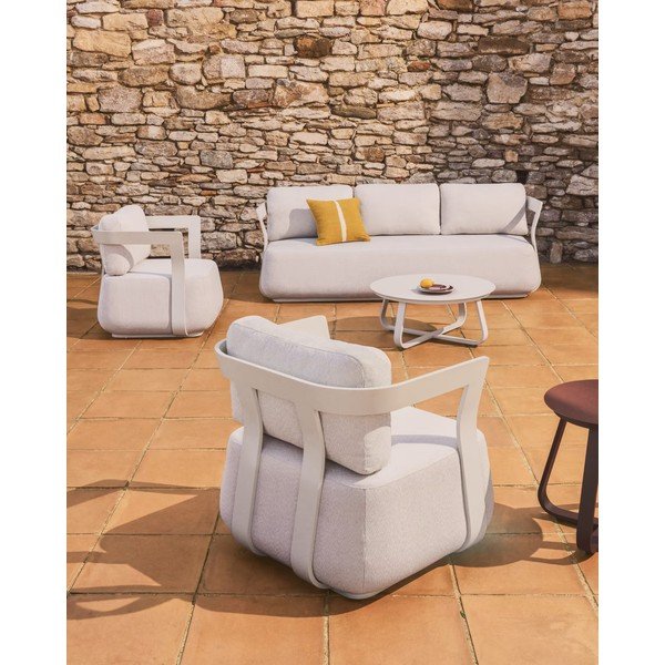 Krēmkrāsas polsterēts dārza atpūtas krēsls Tamaris – Kave Home-image-1
