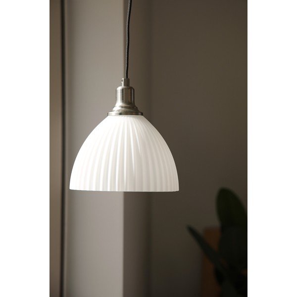 Balta stikla piekaramā lampa ø18x18 cm Ro – Markslöjd-image-1