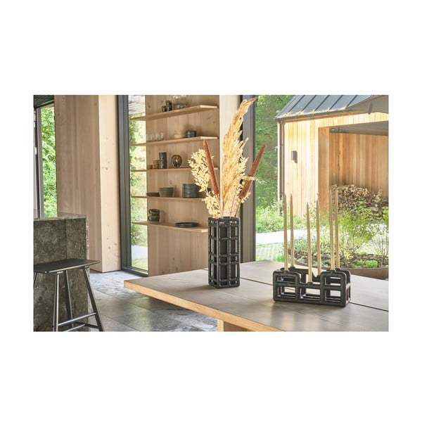 Melna polirezīna rokām darināta vāze (augstums 30 cm) Lyst – Villa Collection-image-1