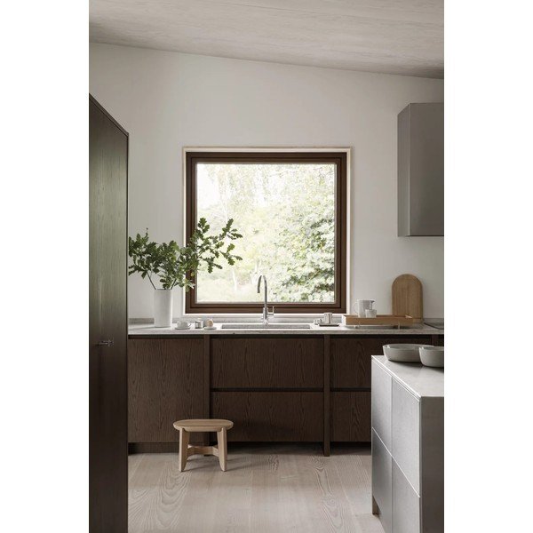 Dabīga toņa ozola masīvkoka ķeblis Eli – Blomus-image-3