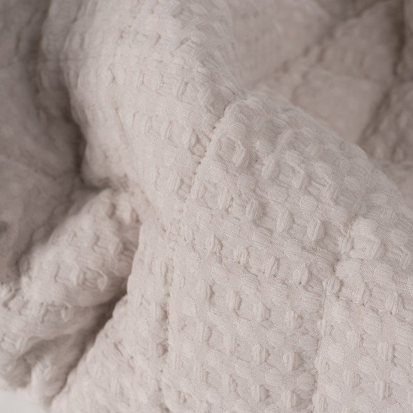 Bēšs stepēts gultas pārklājs 240x260 cm – Ixia-image-2