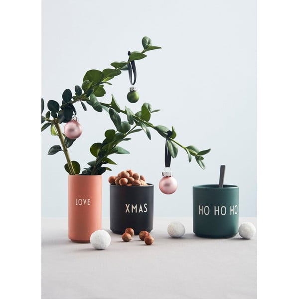 Tumši zaļa porcelāna krūze Design Letters Favorite Ho Ho Ho-image-4