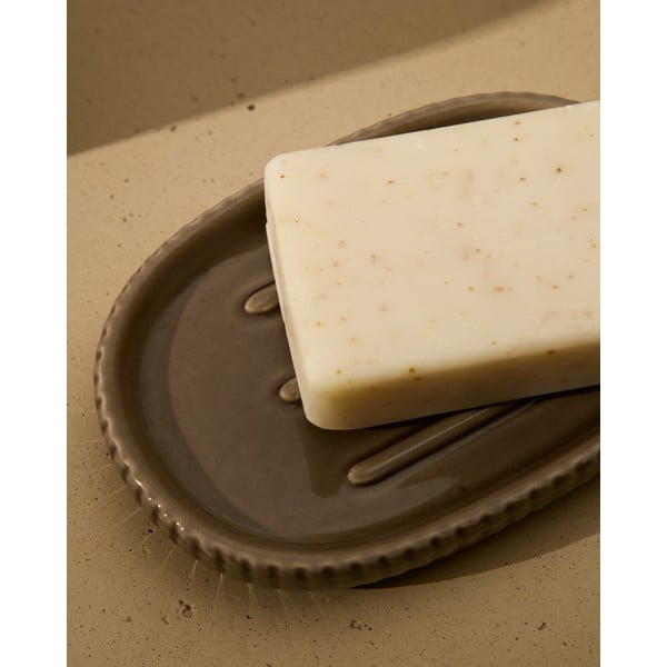 Tumši brūns keramikas ziepju trauks Selime – Kave Home-image-2