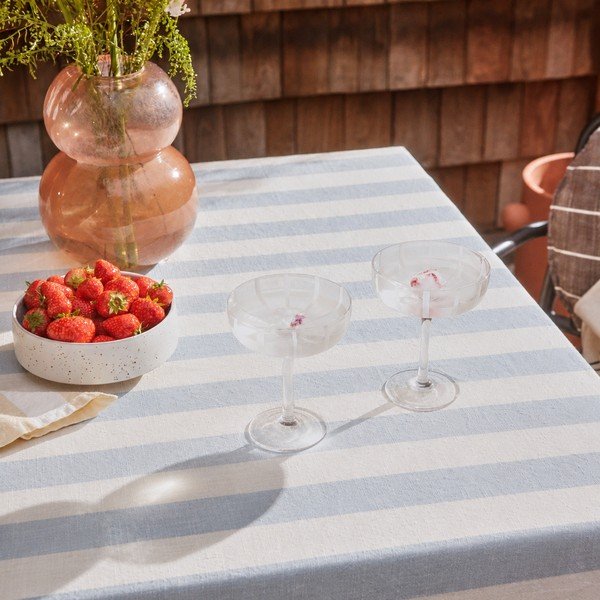 Galdauts no organiskās kokvilnas  140x200 cm Striped – OYOY Living Design-image-1