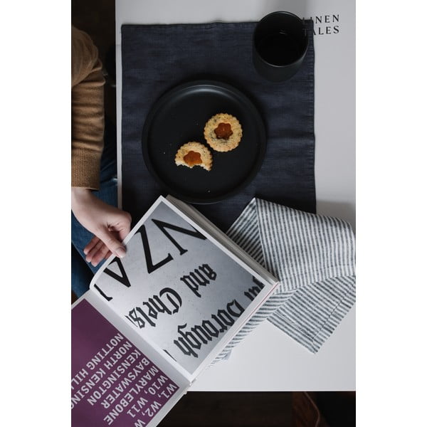 Tumši pelēks lina paliktnis Linen Tales, 35 x 45 cm-image-2