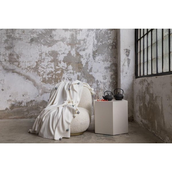 Krēmkrāsas flīsa gultas pārklājs 150x200 cm Pom Pom – Mijolnir-image-2