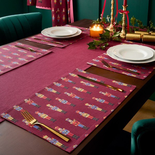 Kokvilnas galda paliktnis ar Ziemassvētku motīvu 46x30 cm Christmas Nutcracker – Catherine Lansfield-image-1