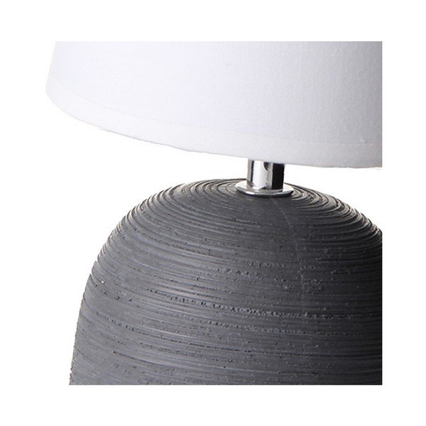 Pelēka keramikas galda lampa ar auduma abažūru  (augstums 27,5 cm) – Casa Selección-image-2