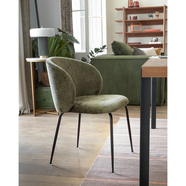 Zaļš polsterēts ēdamistabas krēsls Minna – Kave Home-image-1