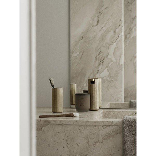 Aromātiskā sojas vaska svece degšanas laiks 35 h Tuoksu Wood – Blomus-image-2