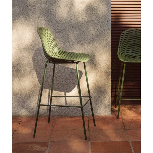 Zaļš metāla/plastmasas dārza bāra krēsls Quinby – Kave Home-image-1