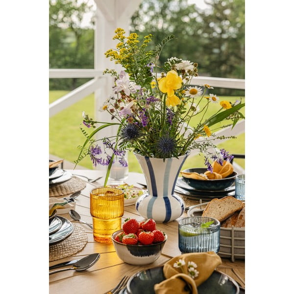 Ar rokām apgleznota keramikas vāze Signature – Kähler Design-image-3