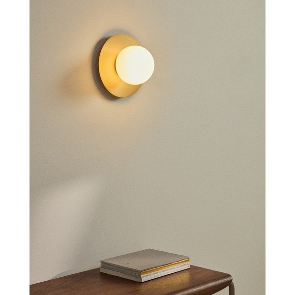 Balta/zelta krāsas sienas lampa ø 25 cm Brisia – Kave Home-image-1