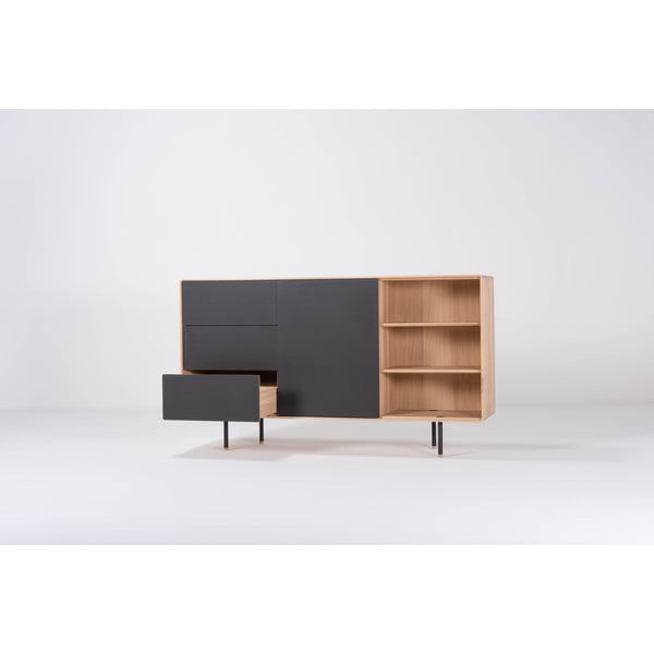 Melna/dabīga toņa ozola masīvkoka zema kumode 176x100 cm Fina – Gazzda-image-1