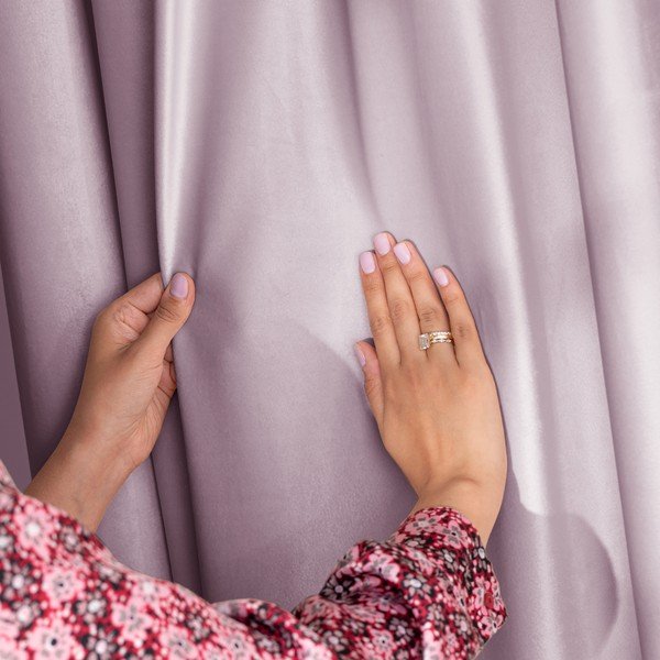 Gaiši rozā samta daļēji gaismu necaurlaidīgs aizkars 140x270 cm Pleat – Restilo-image-4