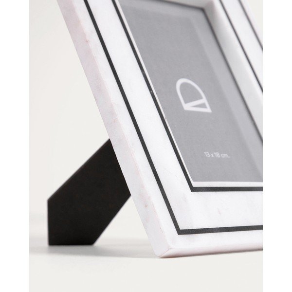 Balts akmens stāvošs foto rāmis 20x25 cm Vittoria – Kave Home-image-3