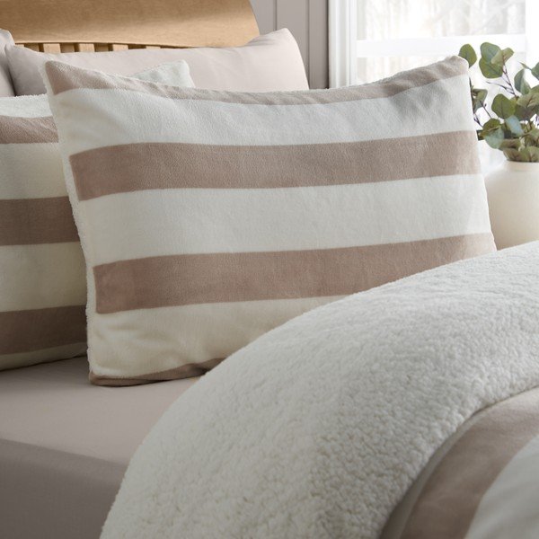Dabīga toņa divguļamā gultas veļa no Sherpa flīsa 200x200 cm Cosy Sherpa Stripe – Catherine Lansfield-image-2