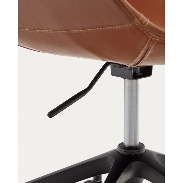 Konjakbrūns mākslīgās ādas biroja krēsls Tissiana – Kave Home-image-1