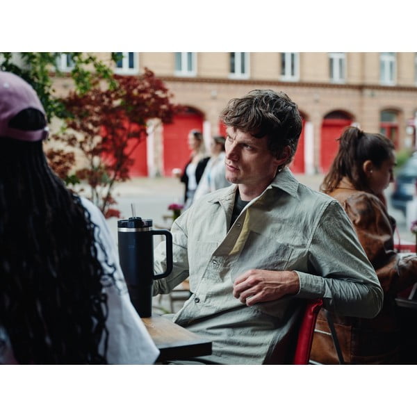 Melns nerūsējošā tērauda termoss ar salmiņu 1,18 l Quencher H2.0 FlowState Tumbler Black – Stanley-image-1