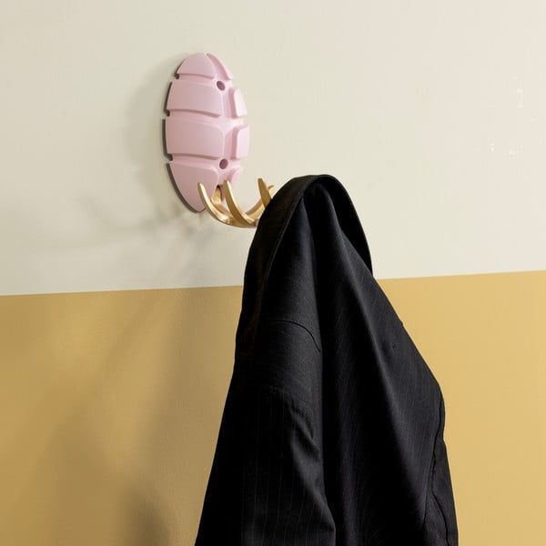 Gaiši rozā/zelta krāsas plastmasas sienas āķis Bug – Spinder Design-image-1