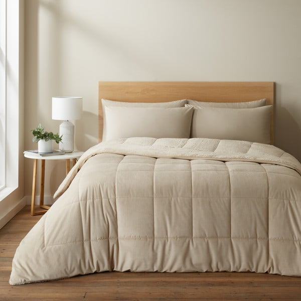 Krēmkrāsas mikroplīša stepēts gultas pārklājs divvietīgai gultai 200x220 cm Cosy Cord – Catherine Lansfield