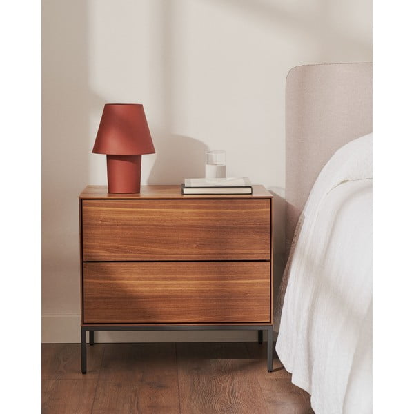 Dabīga toņa naktsskapītis ar riekstkoka imitāciju Vedrana – Kave Home-image-1