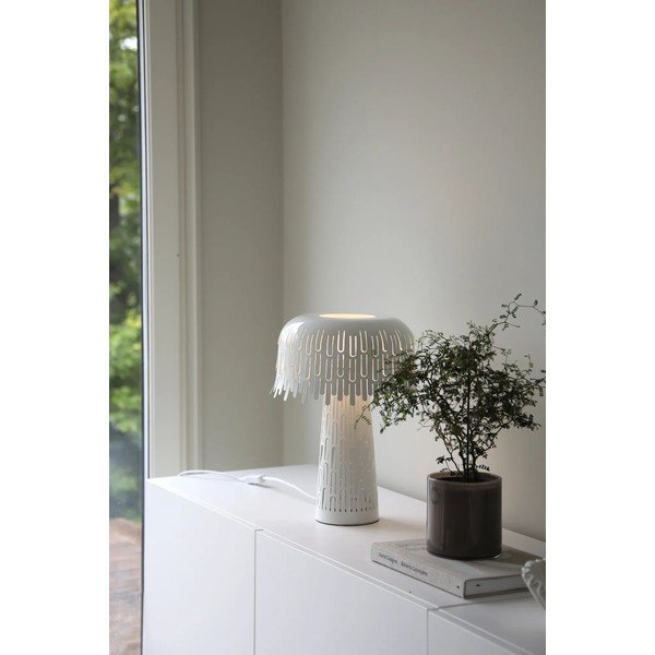 Balta galda lampa ar metāla abažūru (augstums 38 cm) Verbera – Markslöjd-image-1