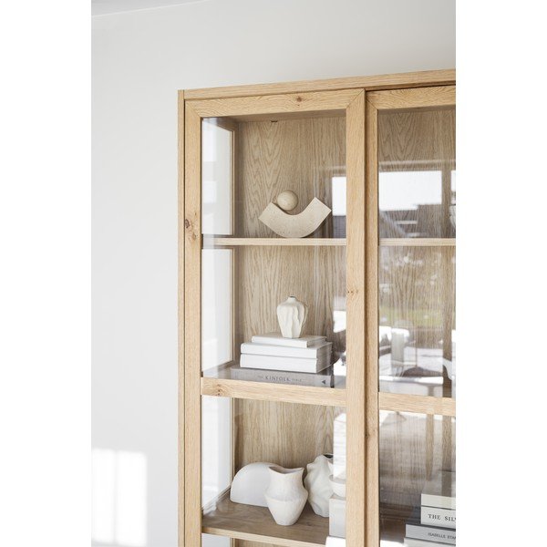 Dabīga toņa vitrīna ar ozolkoka imitāciju un bīdāmām durvīm 100x203 cm Hazelton – Rowico-image-1