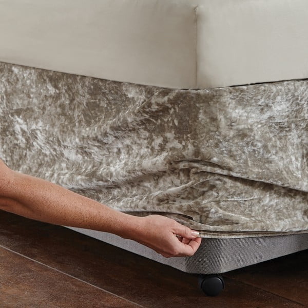 Bēšs samta gultas rāmja pārvalks ar gumiju 152x198 cm Crushed Velvet – Catherine Lansfield-image-1