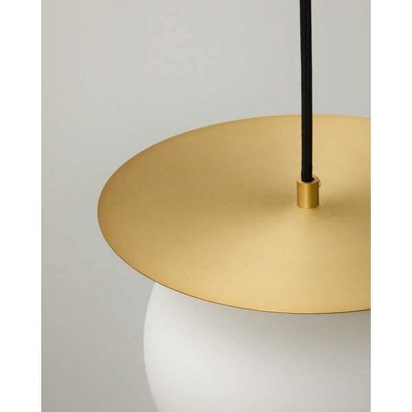 Balta/zelta krāsas metāla piekaramā lampa ar stikla abažūru ø 25 cm Brisia – Kave Home-image-3