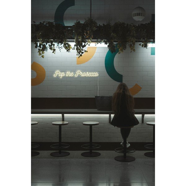 Balts sienas gaismas dekors Candy Shock Prosecco-image-1