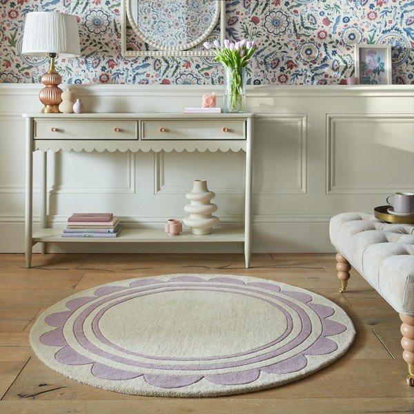 Violets/dabīga toņa ar rokām darināts vilnas apaļš paklājs ø 120 cm Lois Scallop – Flair Rugs-image-1
