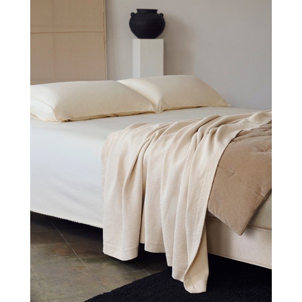 Bēša polsterēta divvietīga gulta 150x190 cm Ofelia – Kave Home-image-2