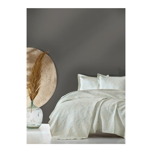 Vieglu divguļamās gultas pārklāju komplekts ar spilveniem Fantasia, 240 x 250 cm
