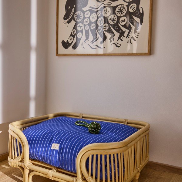 Zila kokvilnas mājdzīvnieku gulta suņiem 94x75 cm Kyoto – OYOY Living Design-image-1