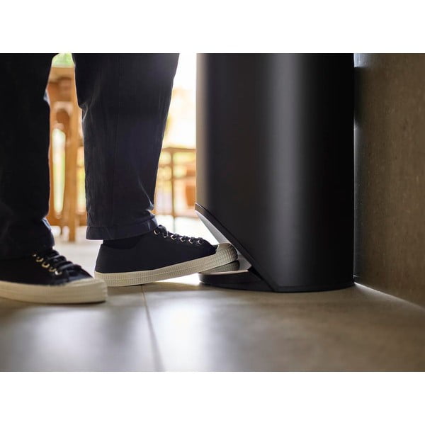 Matēti melna metāla atkritumu tvertne ar pedāli 30 l Arc – Joseph Joseph-image-3