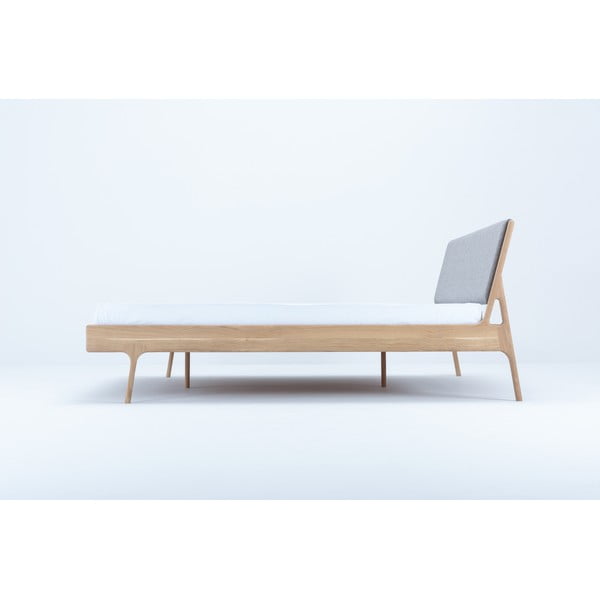 Pelēka/dabīga toņa mīksta ozolkoka divguļamā gulta 140x200 cm Fawn – Gazzda-image-2