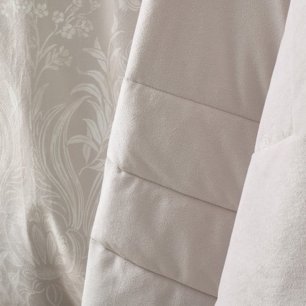 Krēmkrāsas samta stepēts gultas pārklājs 220x230 cm Bridgerton Regal Velvet – Catherine Lansfield-image-3