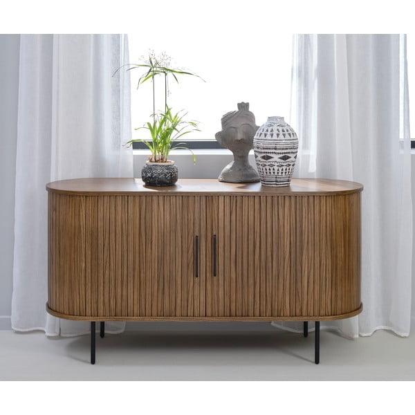 Brūna zema kumode ar ozolkoka imitāciju un bīdāmām durvīm 140x76 cm Nola – Unique Furniture-image-1