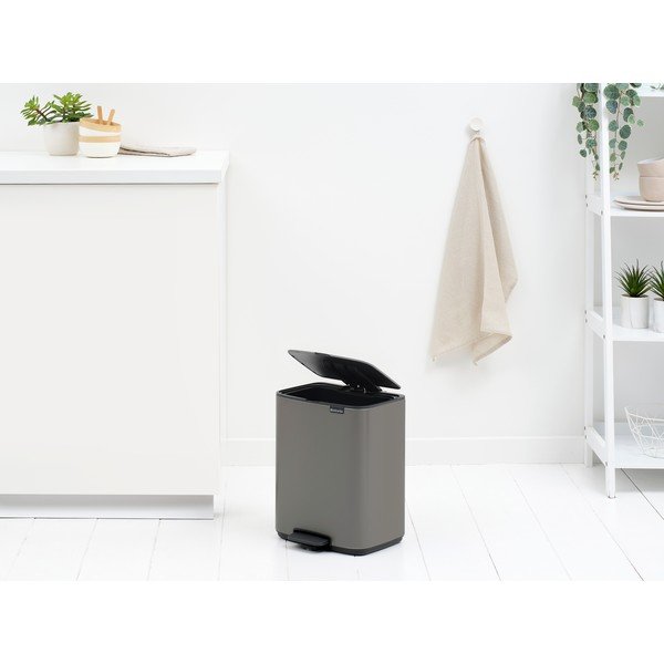Pelēka tērauda atkritumu tvertne ar pedāli 12 l Bo – Brabantia-image-1