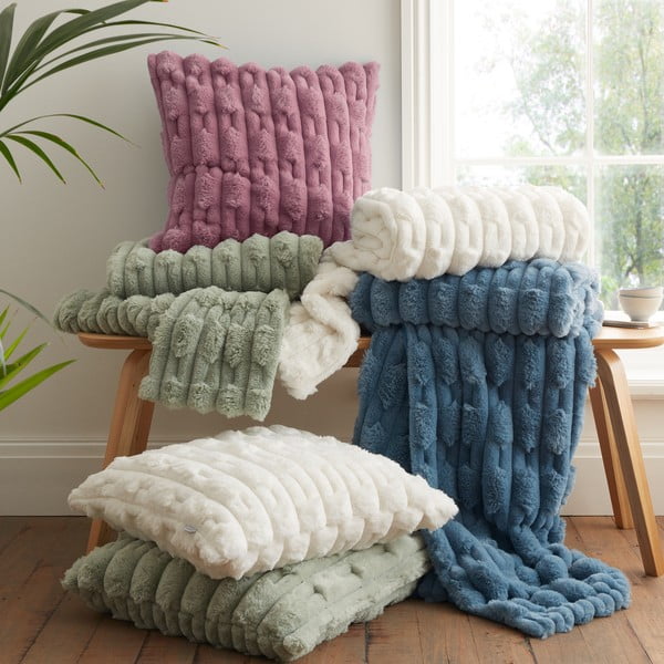 Mikroplīša dekoratīvais spilvens 50x50 cm Carved Fur – Bianca-image-4