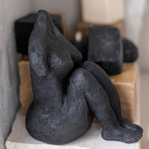 Polirezīna statuete (augstums 14 cm) Sitting Woman – Mette Ditmer Denmark-image-2