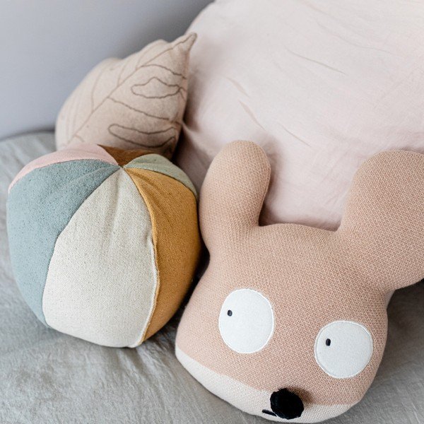 Bērnu spilvens Ball – Lorena Canals-image-1