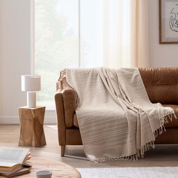 Bēšs kokvilnas gultas pārklājs 125x150 cm Lilia – douceur d'intérieur-image-1