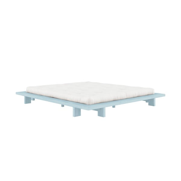 Gaiši zila priedes masīvkoka divvietīga gulta ar režģi 180x200 cm Japan – Karup Design