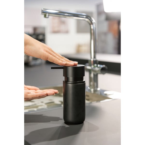 Melns keramikas ziepju dozators Wenko Black Outdoor Kitchen Silo-image-4