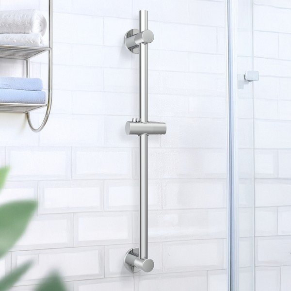 Spīdīgas sudraba krāsas nerūsējošā tērauda dušas stienis ar uzstādīšanu bez urbšanas un ar bīdāmu turētāju 70 cm – Wenko-image-1