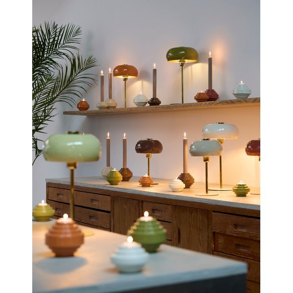 Oranža galda lampa ar metāla abažūru (augstums 40 cm) Surin – Light & Living-image-1