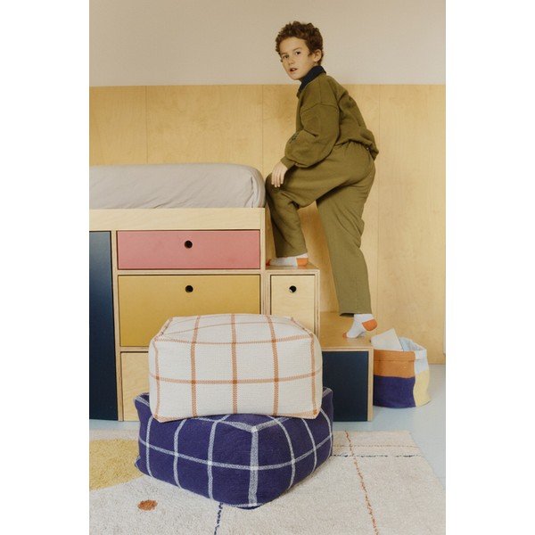 Krēmkrāsas pufs Geo Block – Lorena Canals-image-2