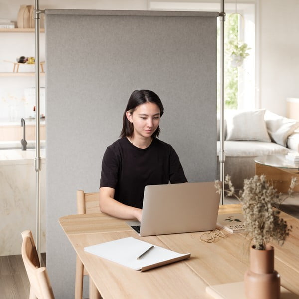 Sudraba krāsas tērauda aizslietņa rāmis aizkariem Anywhere – Umbra-image-3